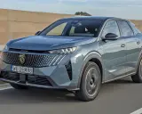 Nowy Peugeot 3008 na drodze. Sprawdź aktualną peugeot 3008 cena i wybierz swój wymarzony SUV.