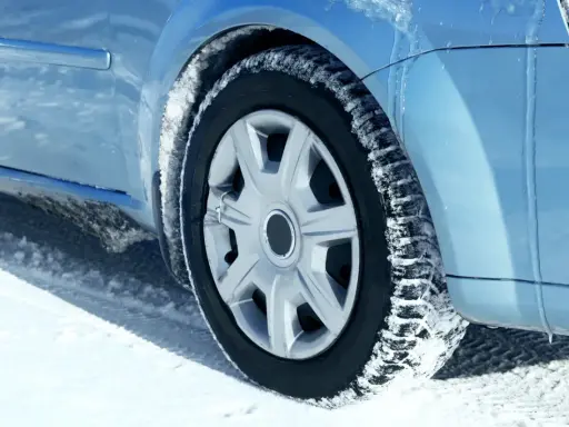 Opony letnie: kiedy zmiana? 7°C to klucz do bezpieczeństwa i oszczędności