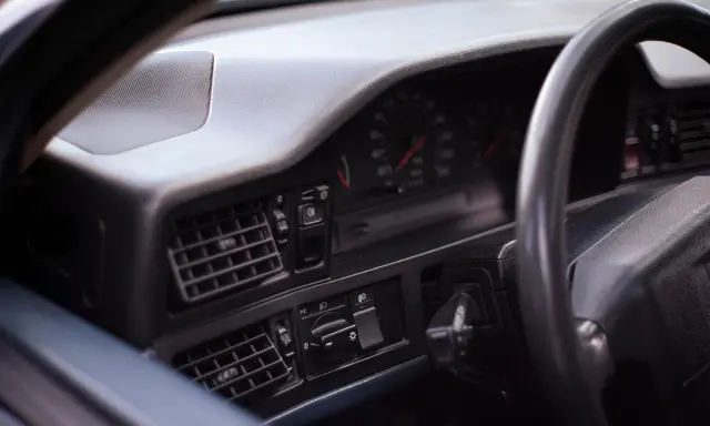 Co obejmuje wyposażenie Volvo XC60 Black Edition?