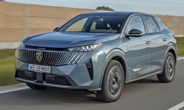 Nowy Peugeot 3008 na drodze. Sprawdź aktualną peugeot 3008 cena i wybierz swój wymarzony SUV.