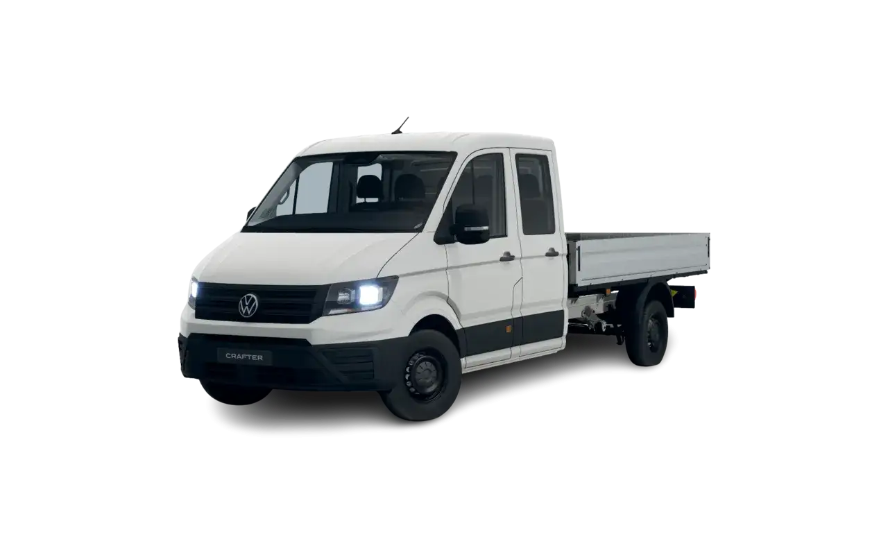 Biały Volkswagen Crafter z podwójną kabiną i platformą ładunkową, gotowy do pracy.